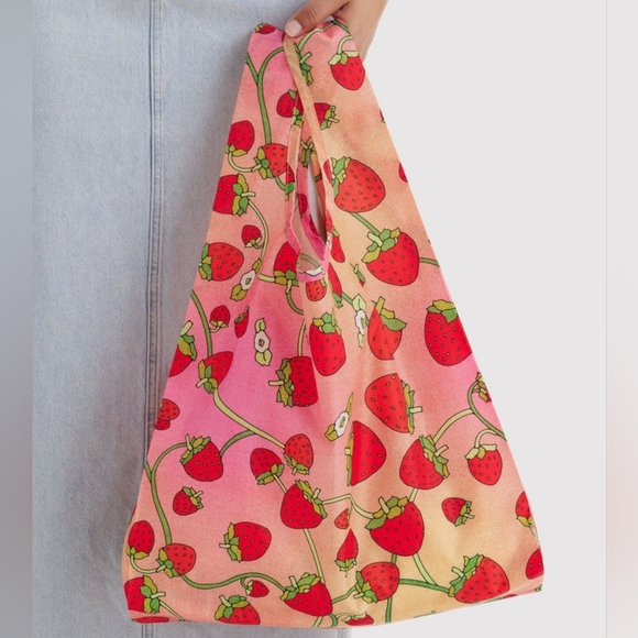 Standard Baggu (Strawberry Blossom) - Picture 4 of 5